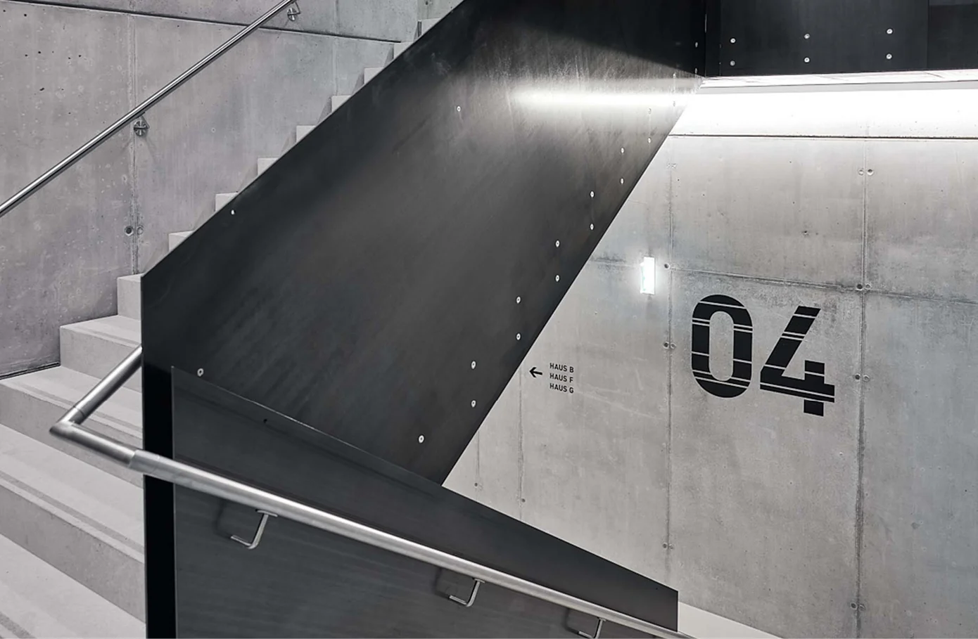 Zurgams Doppelmayr Treppenhaus Detail