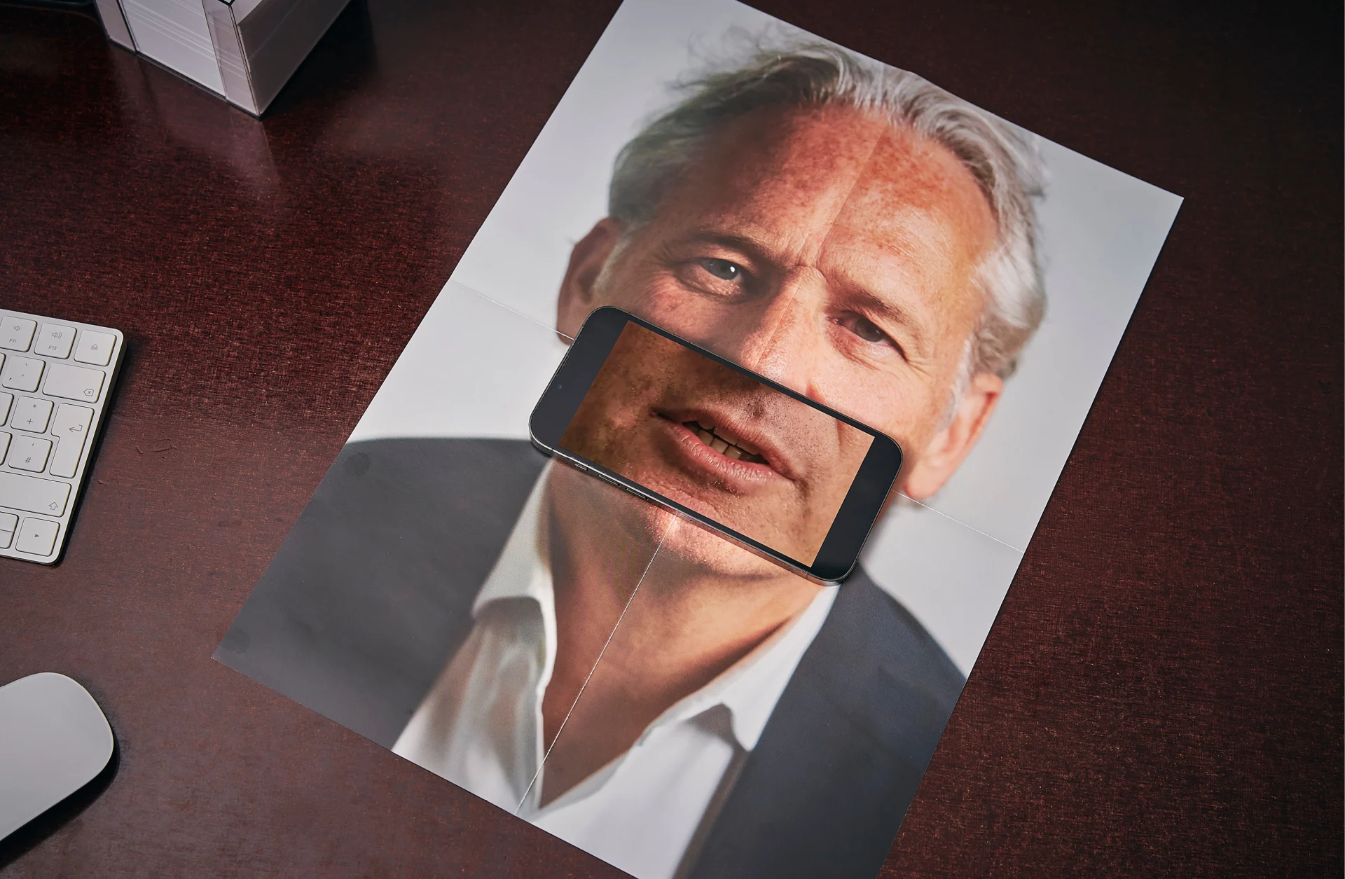 Zurgams Hennovation Plakat Smartphone