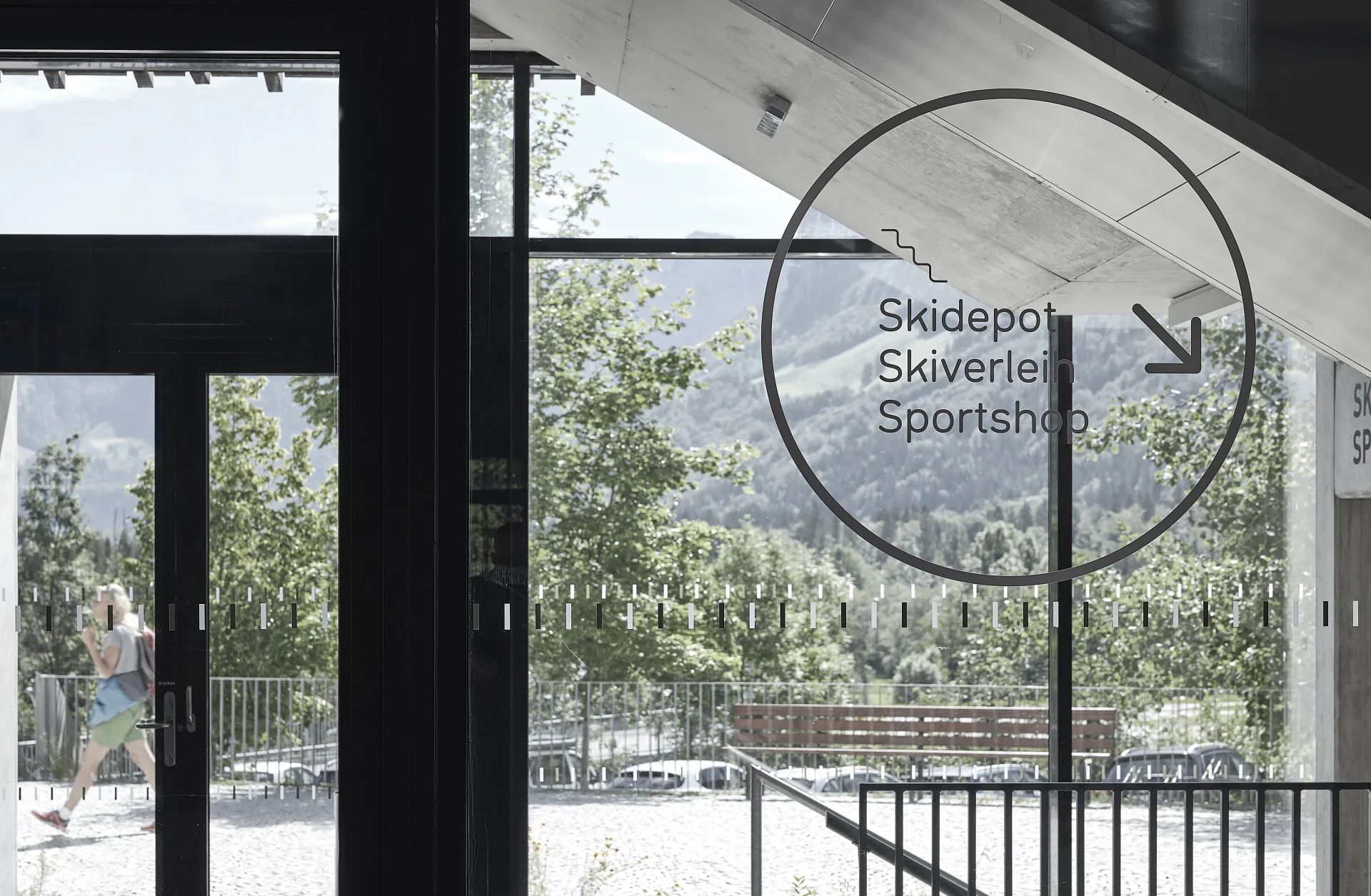 Zurgams Mellaubahn Signaletik