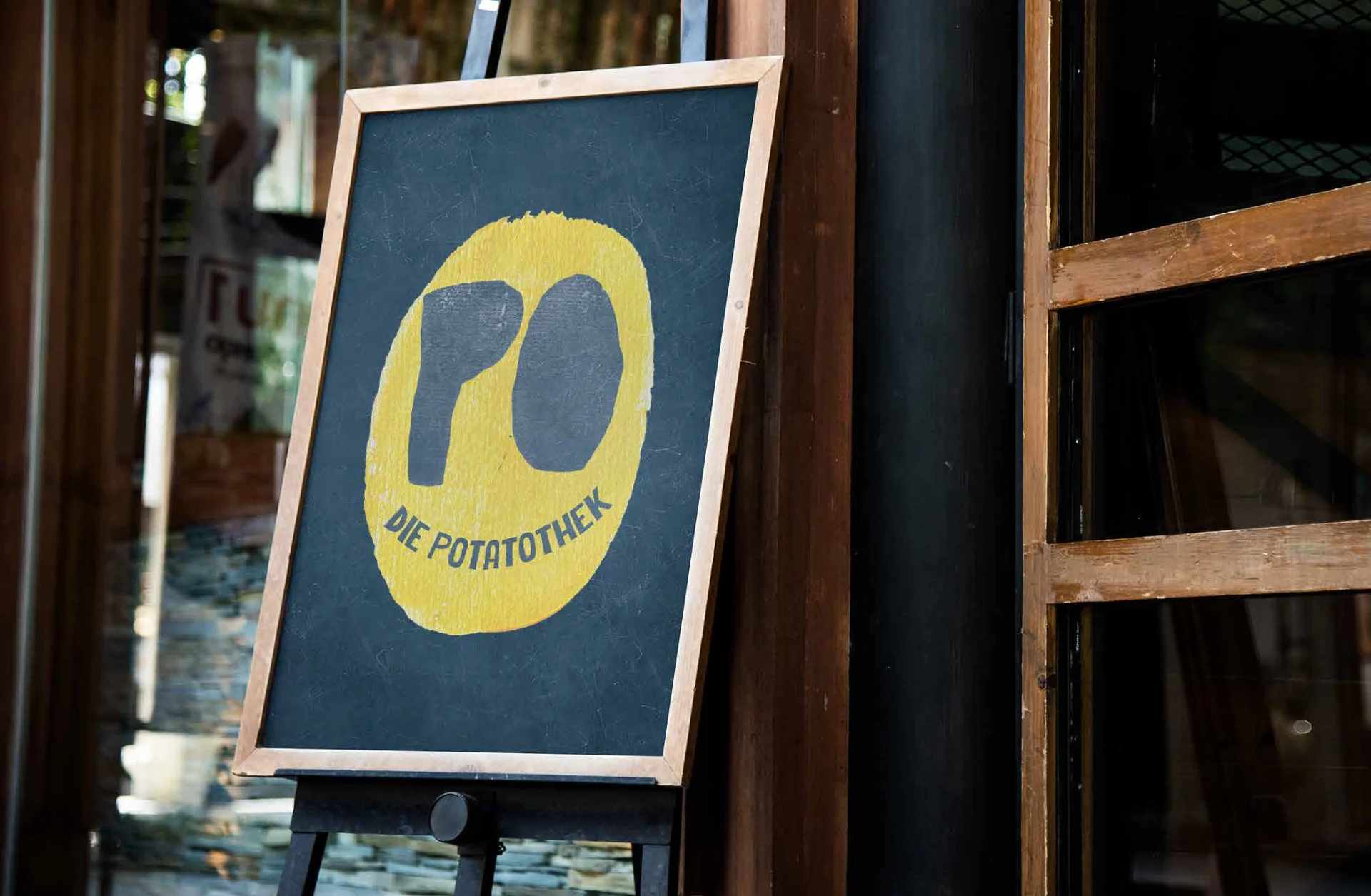 Zurgams Potatothek Projektstudie Linie5 Tafel2 Corporate Design